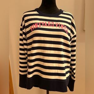 Vineyard vines top